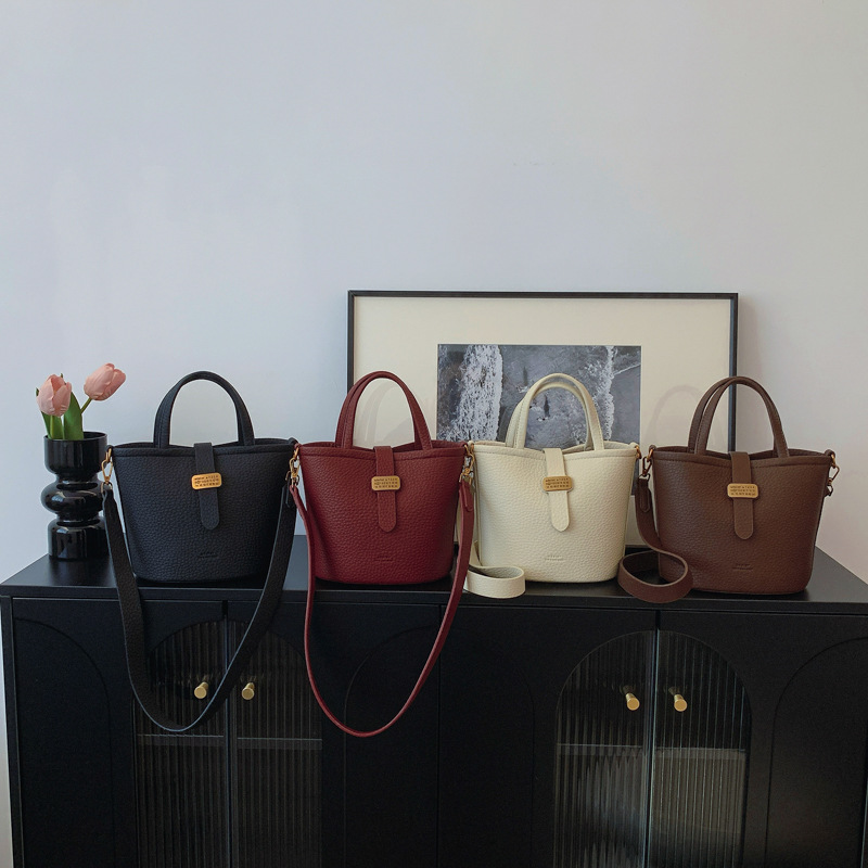 新款手提水桶包质感时尚通勤斜挎包