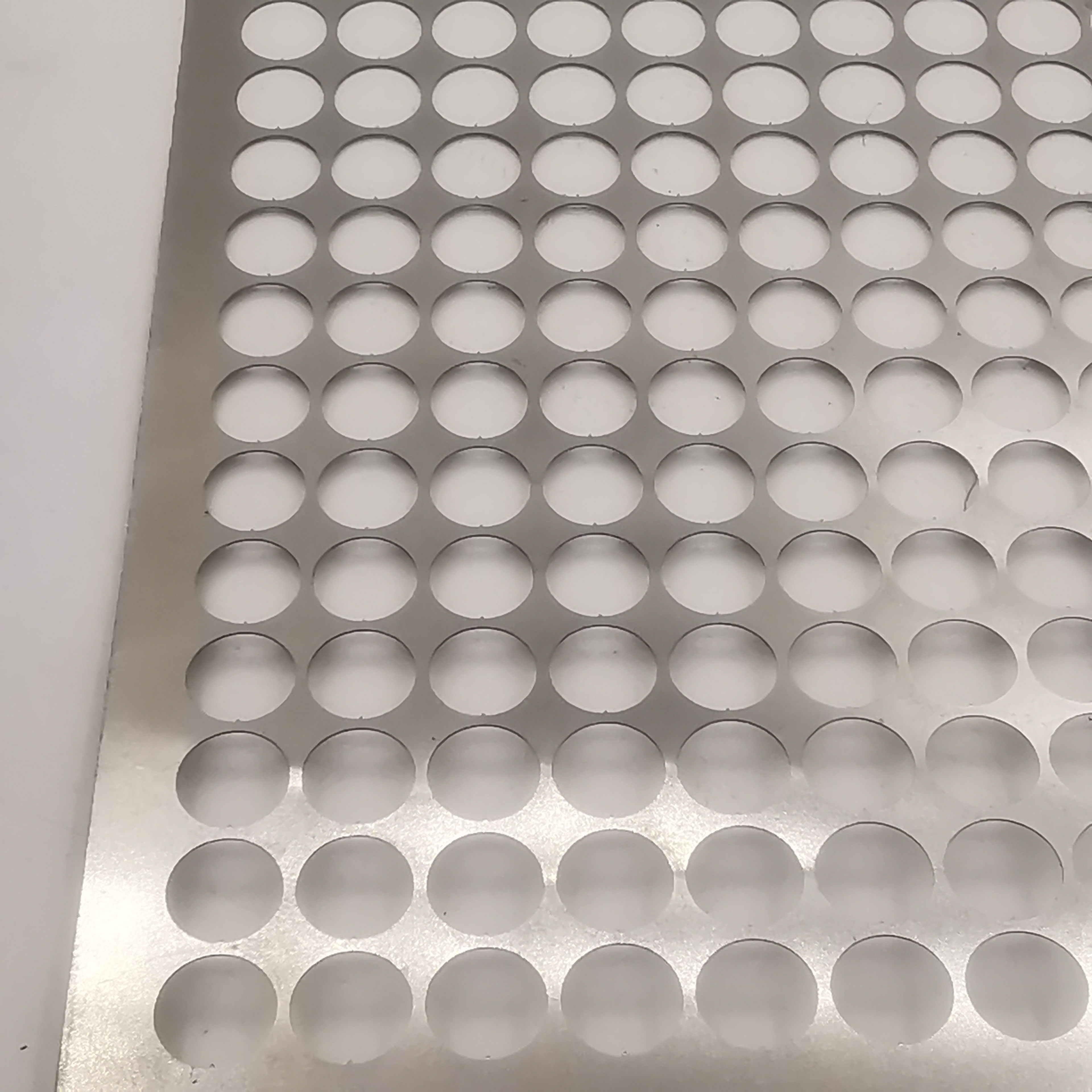 Zirconium Plate Mesh, Wire Mesh & Circular Mesh: Nuclear, Aerospace & Military Solutions